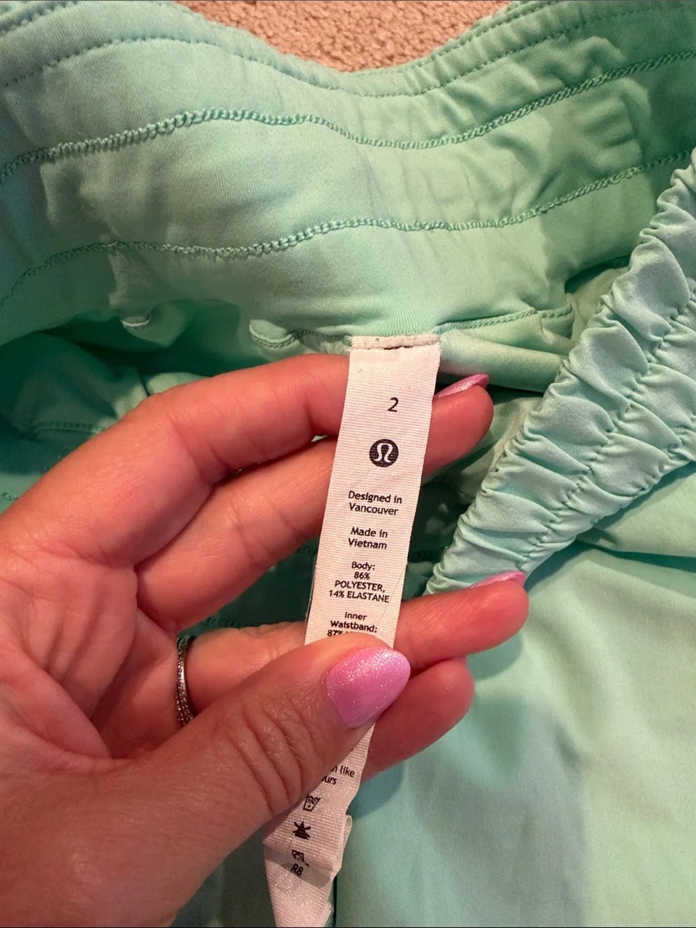 Lululemon athletica Light Mint Women's tracker Athletic Shorts sz 2